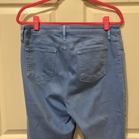 Chicos so slimming girlfriend cropped jeans, size 2 - Picture 4 of 7